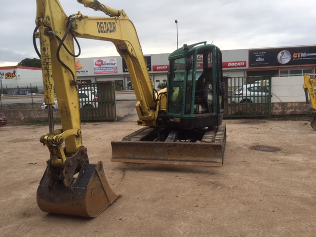 Mini pelle 8T YANMAR sur le secteur d'Antibes
